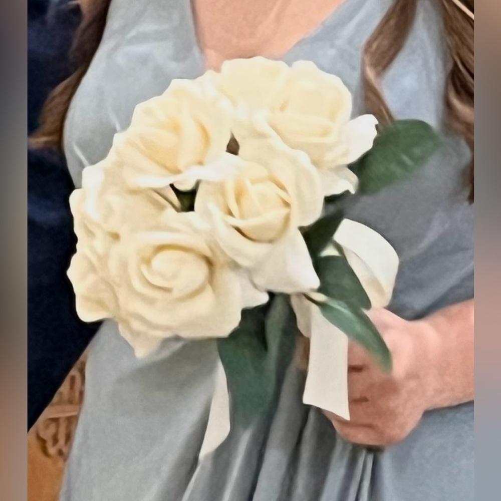 Elegant Cream Rose Bouquet